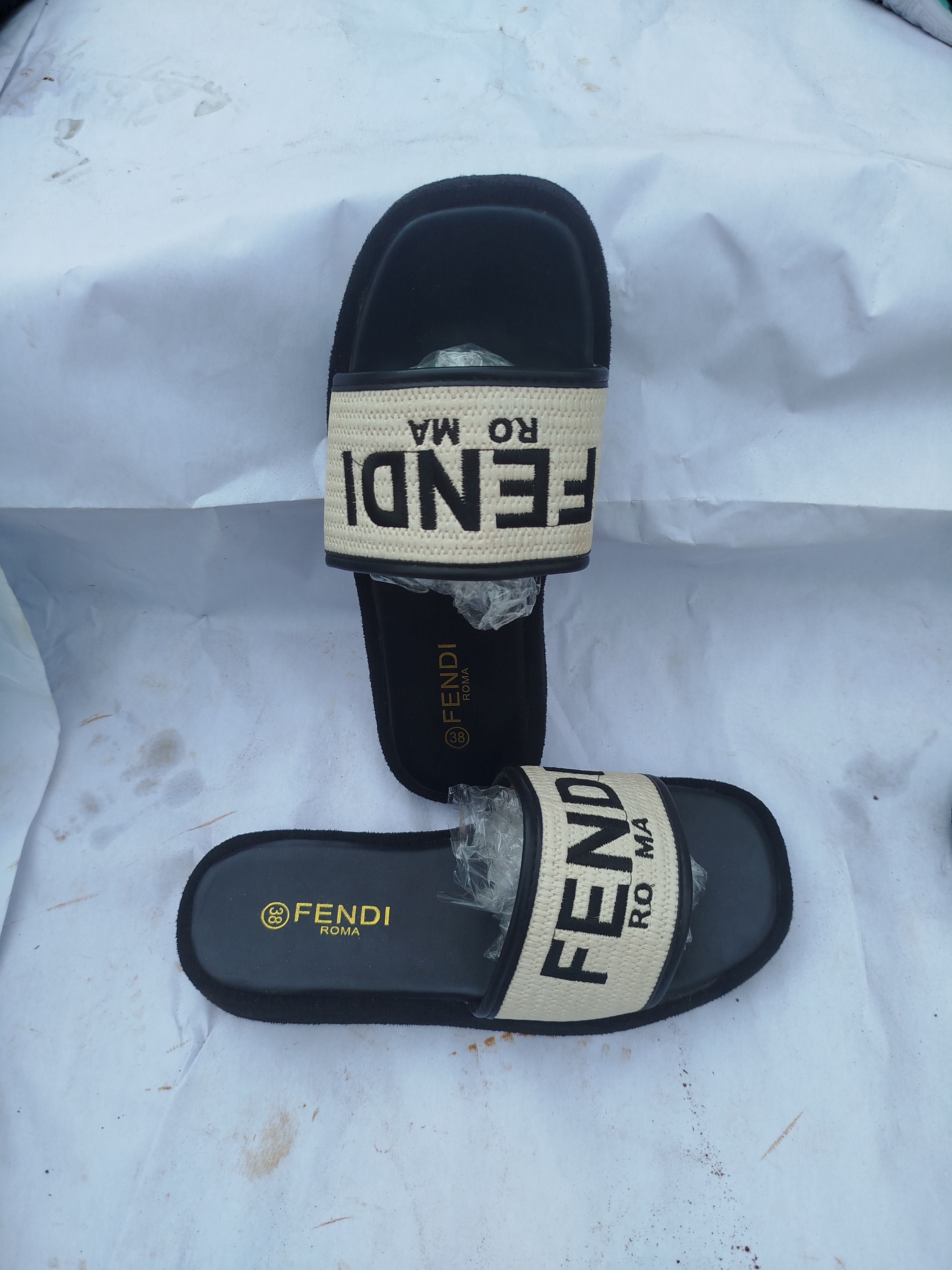 Babouches  fendi